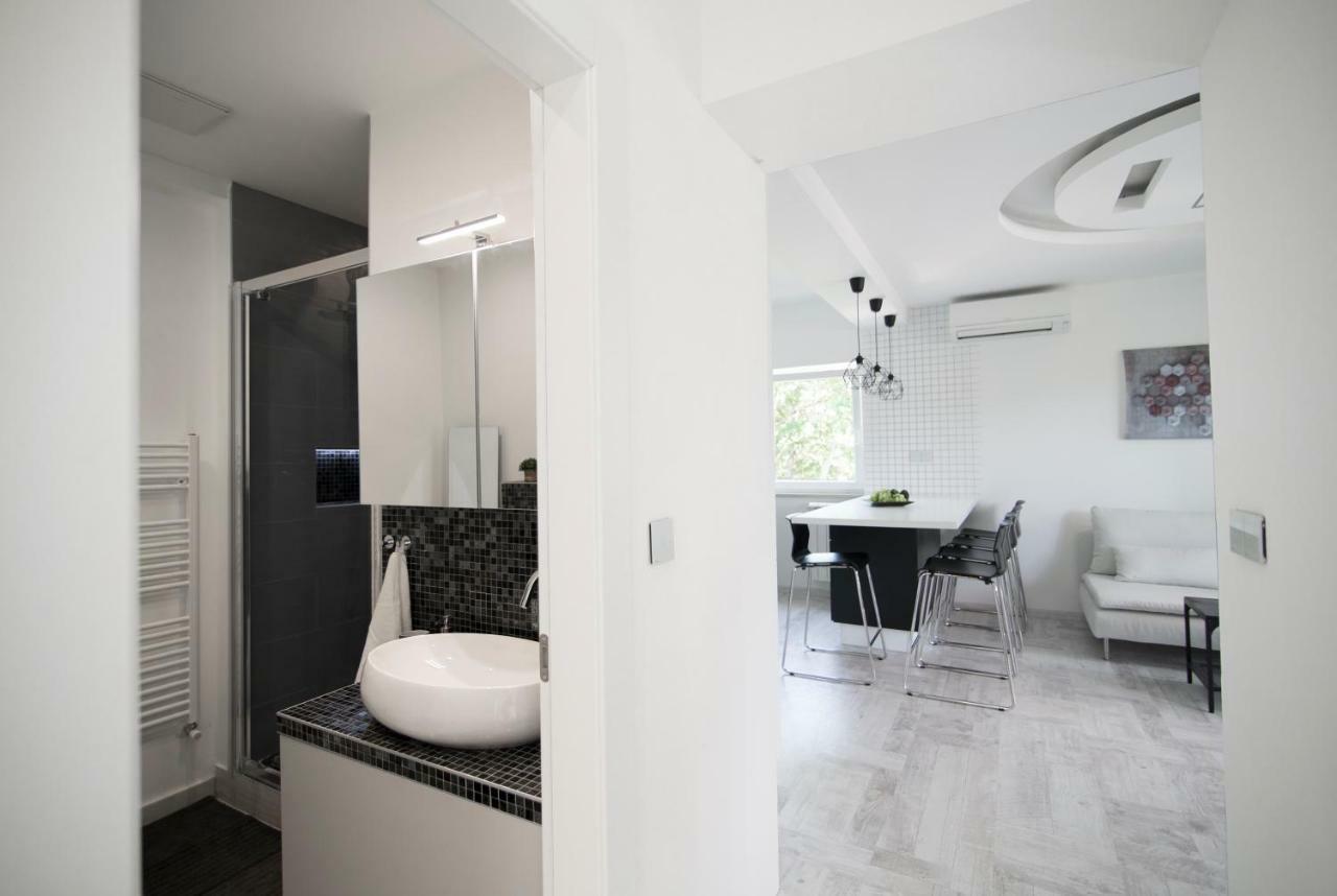 Apartments Eli Лабин Экстерьер фото