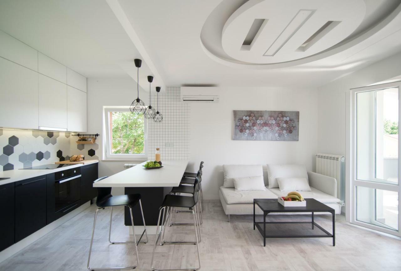 Apartments Eli Лабин Экстерьер фото